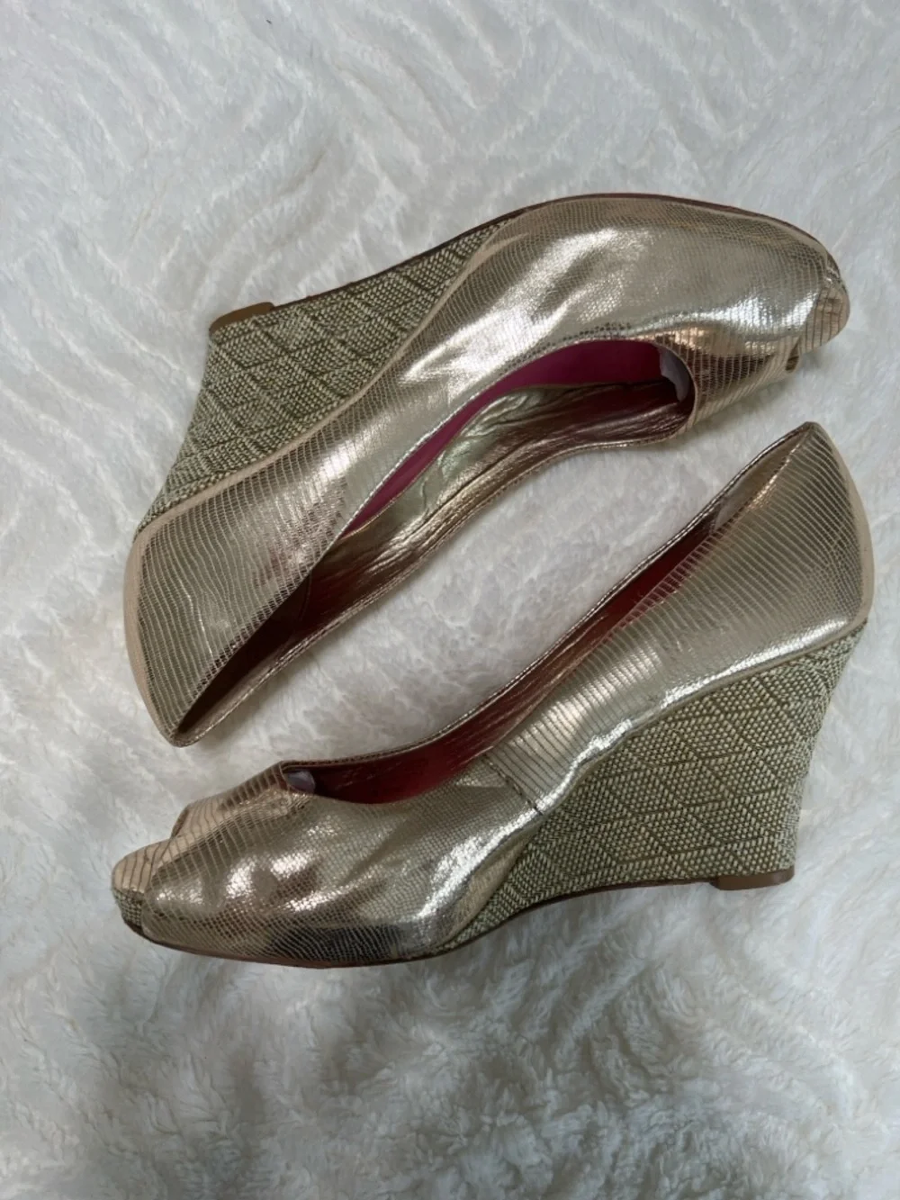 Lilly Pulitzer Gold Peep Toe Wedge Heels Size 8.5 Metallic Snakeskin
